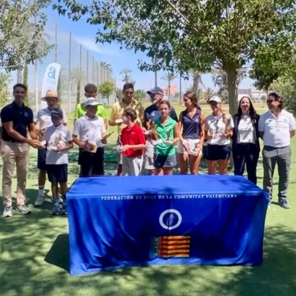Jim Wang y Andrea Arnal, campeones absolutos de Pitch & Putt CV