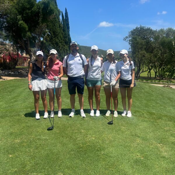 Trece golfistas valencianas compiten en el Campeonato de España Absoluto Femenino 2026