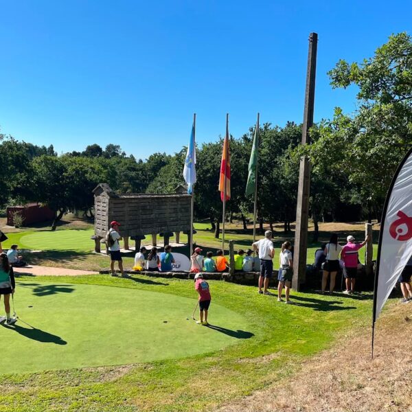 Mario Valiente y Carlota Font, terceros en el Campeonato de España Benjamín P&P