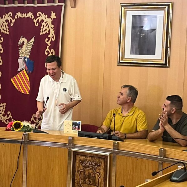 Aspe homenajea a Manuel Díez tras su triunfo en el Nacional FEDDI 2026